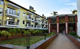 Max Lords Plaza Hotel